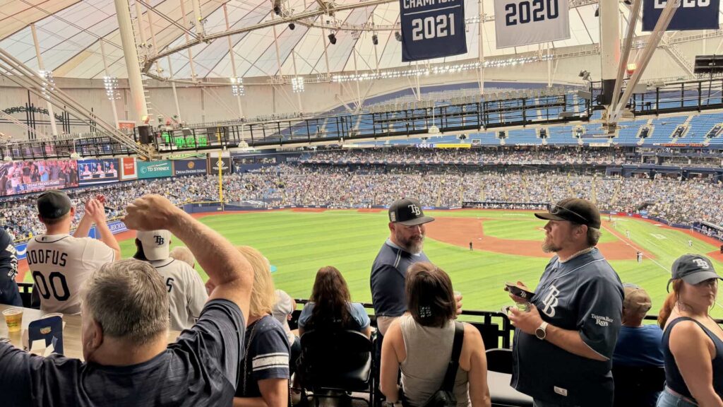 People at a baseball game